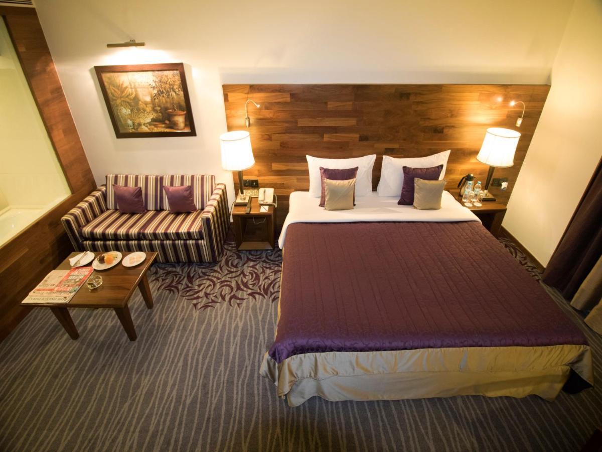 The Orchid Hotel Hinjewadi Púna Kültér fotó A room at the hotel