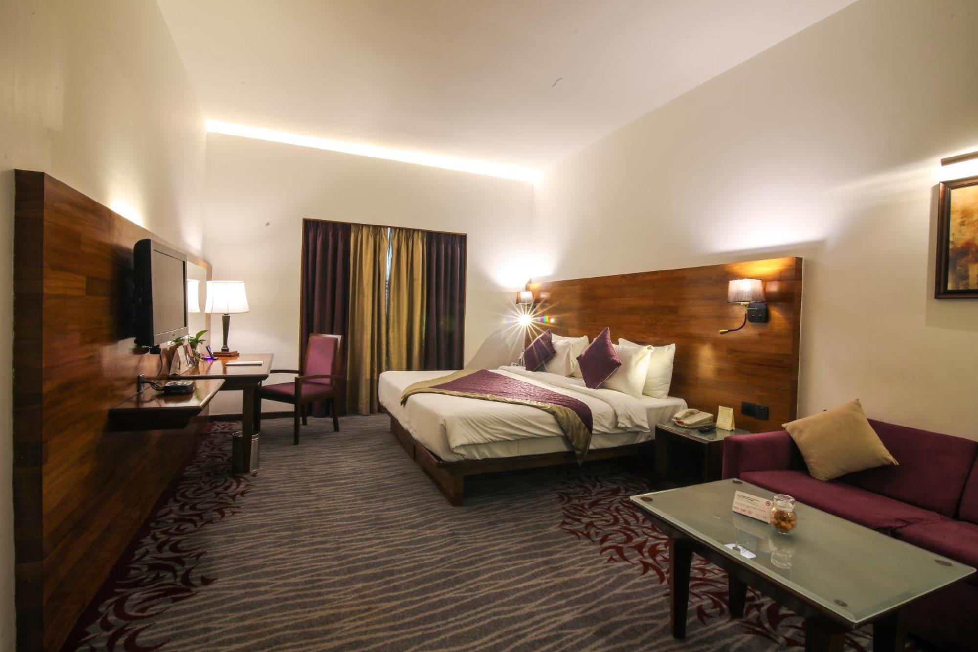 The Orchid Hotel Hinjewadi Púna Kültér fotó