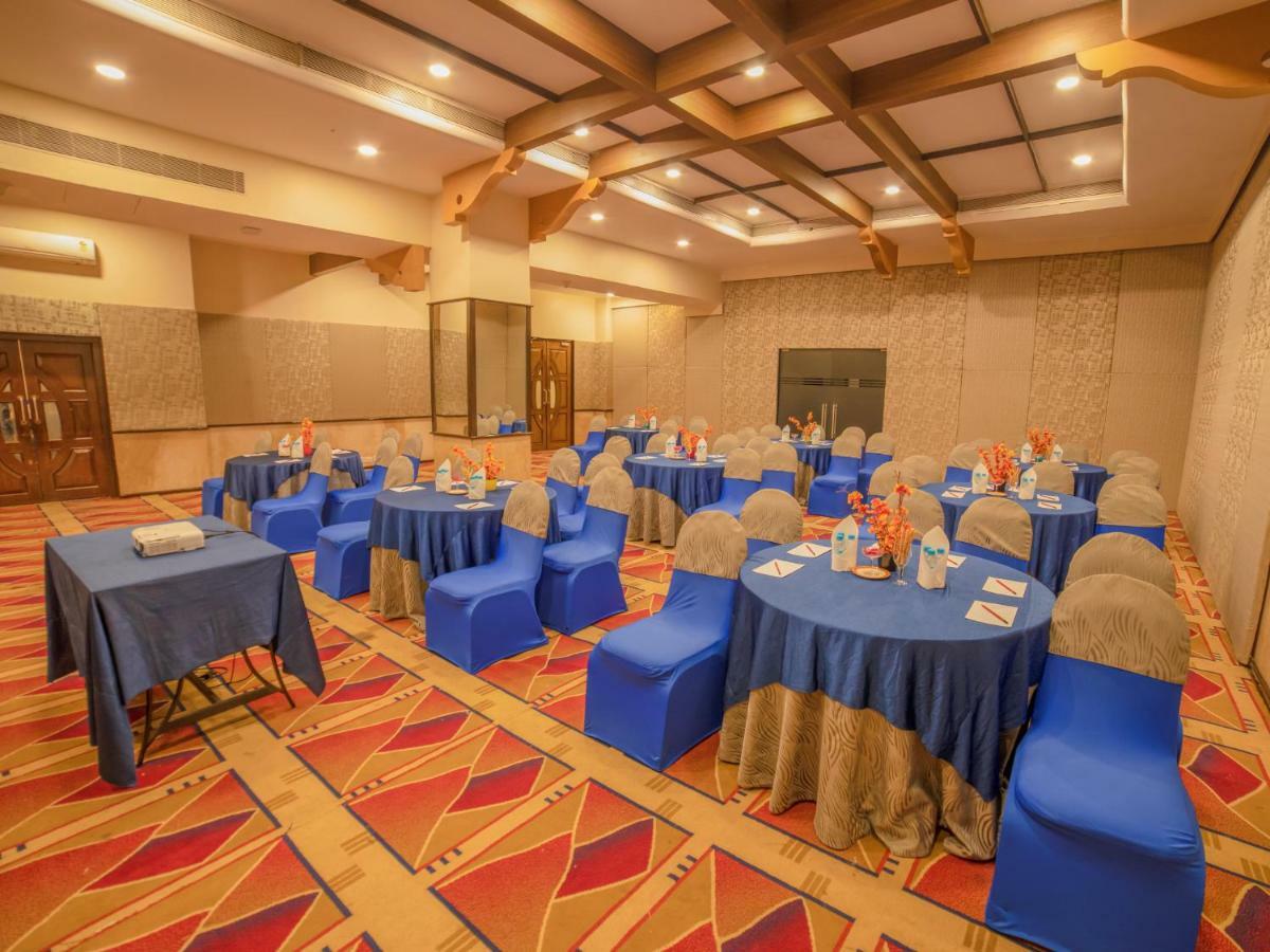 The Orchid Hotel Hinjewadi Púna Kültér fotó The Royal