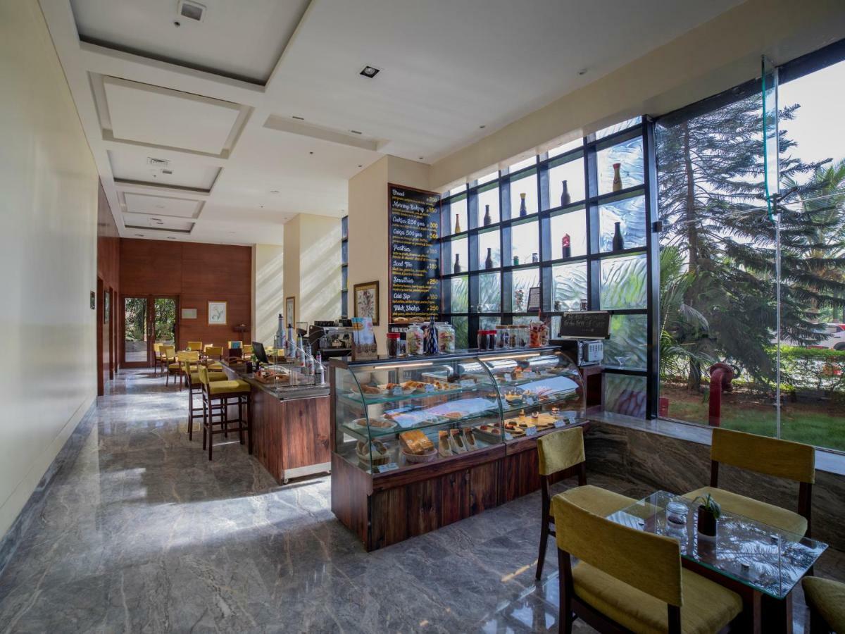 The Orchid Hotel Hinjewadi Púna Kültér fotó The lobby lounge